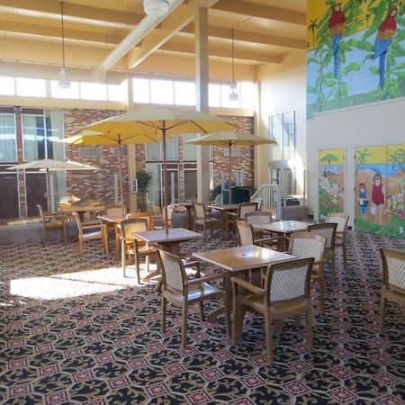 Howard Johnson Grand Forks Dış mekan fotoğraf