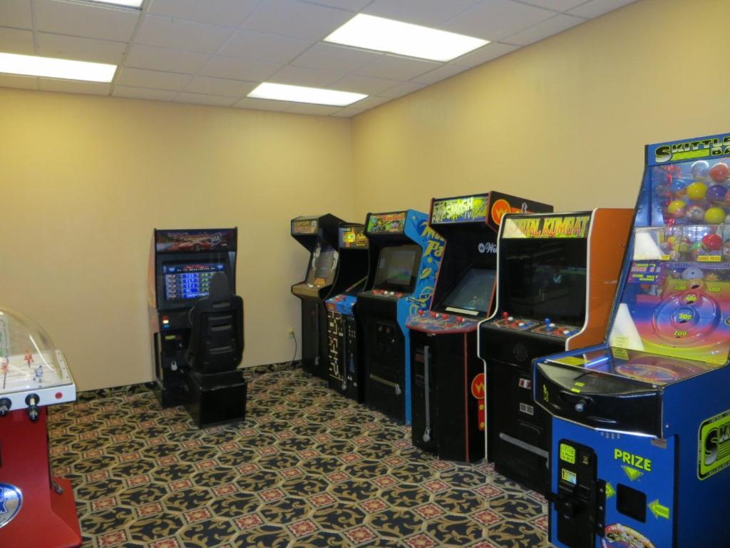 Howard Johnson Grand Forks Dış mekan fotoğraf