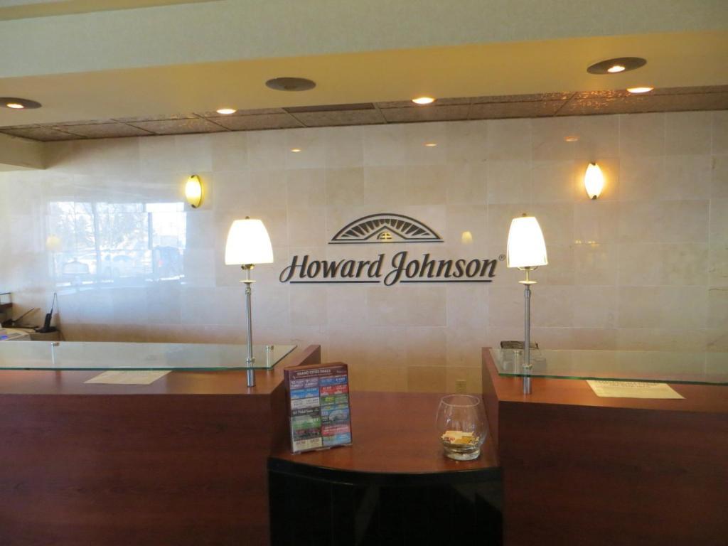 Howard Johnson Grand Forks Dış mekan fotoğraf